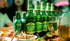 哈尔滨啤酒是百威旗下的吗？